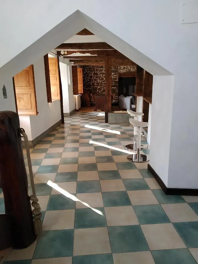 Maison En Pierre Dans Son Nid De Verdure Roz-Landrieux Frankrijk