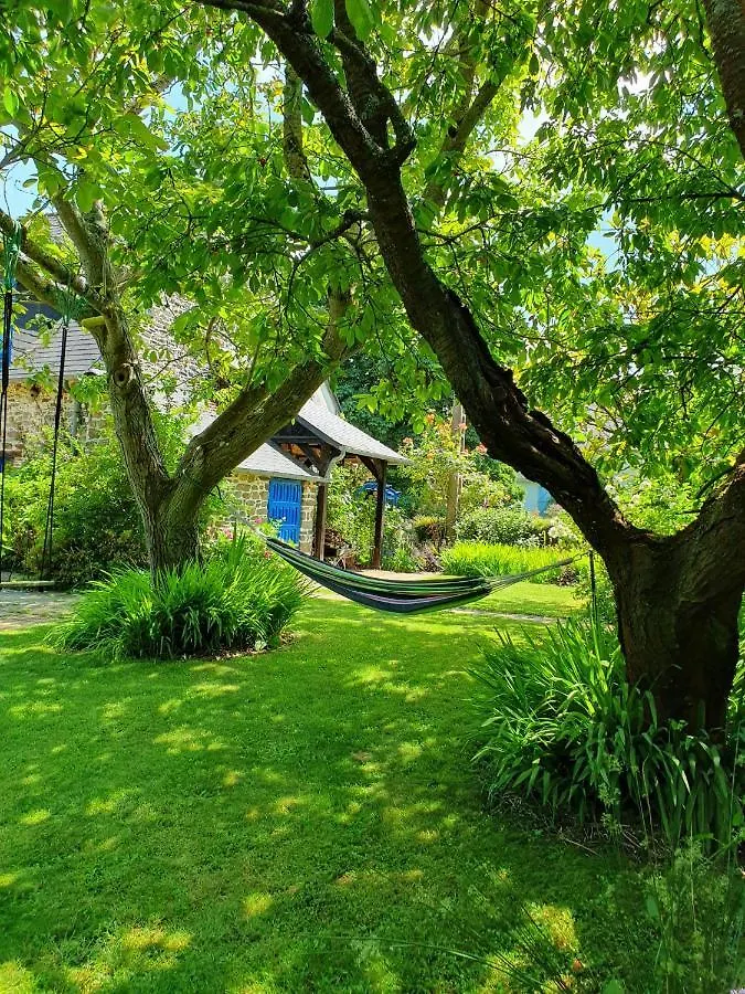Maison En Pierre Dans Son Nid De Verdure Roz-Landrieux Vakantiehuis