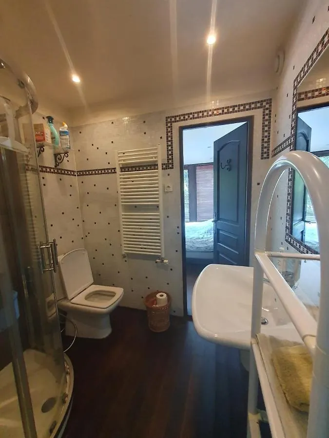 Vakantiehuis Maison En Pierre Dans Son Nid De Verdure Roz-Landrieux