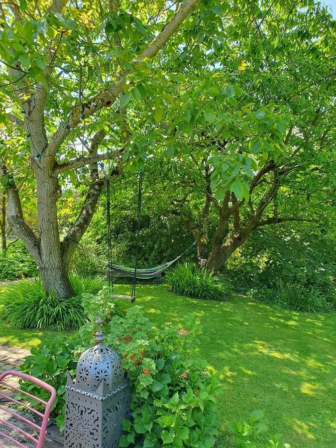 Maison En Pierre Dans Son Nid De Verdure Roz-Landrieux